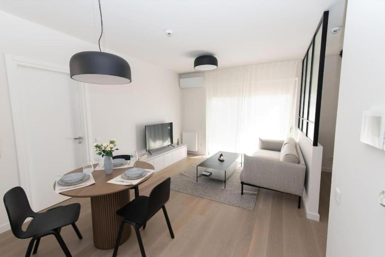 Modern Apartment Close To Athens City Center Экстерьер фото